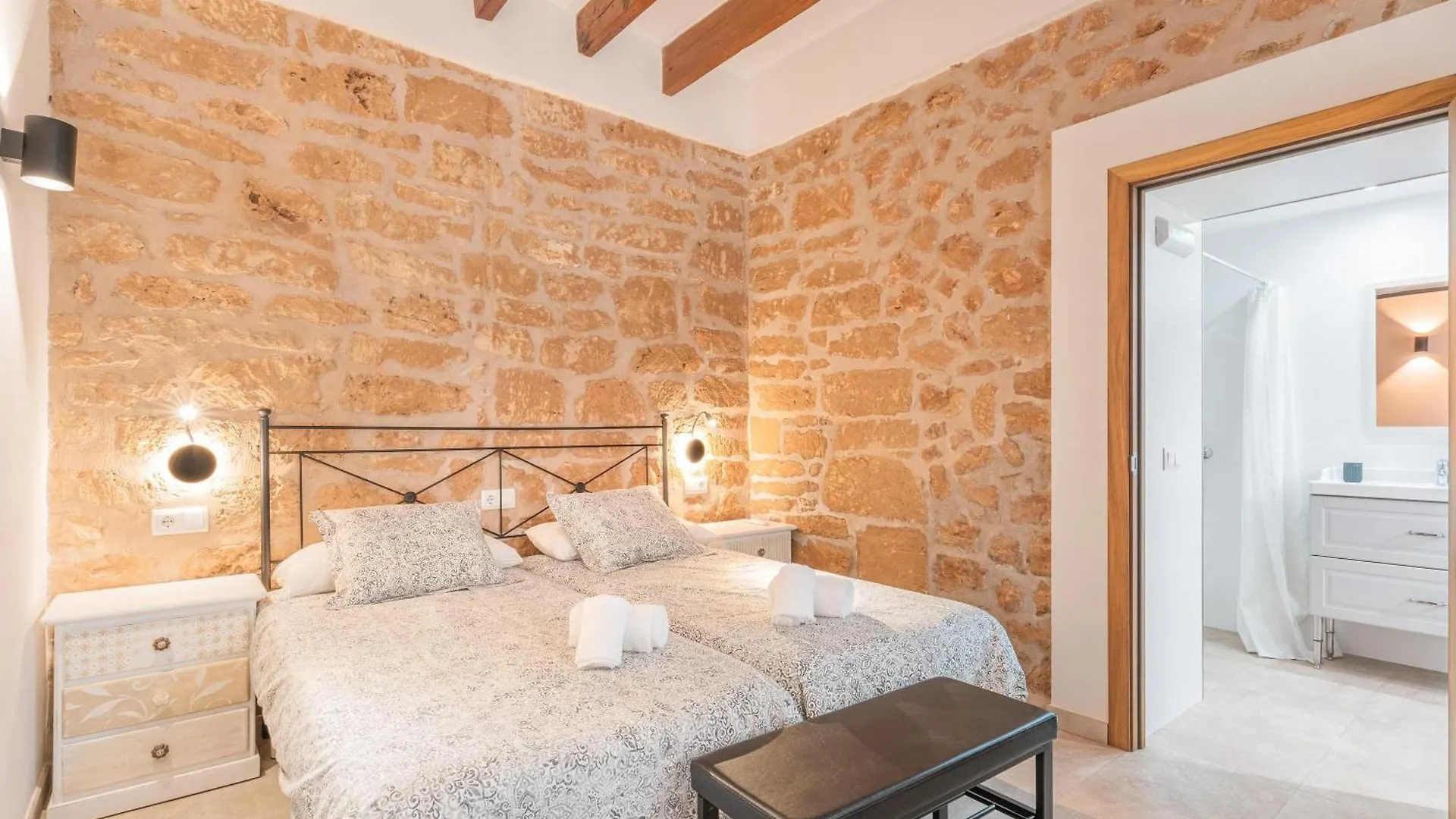 Semesterbostad Camp De Sitjar Sa Punta Villa Ses Salines
